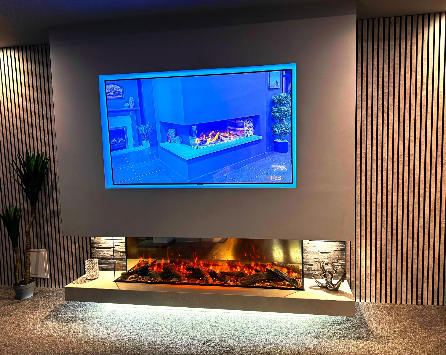 New Forest 1600 Black Edition media wall fire