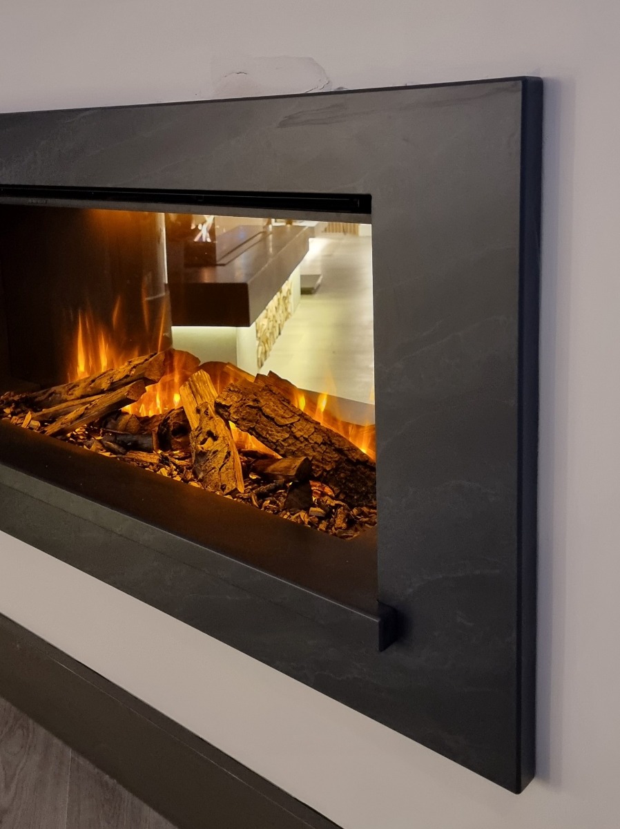 Holbury 1600 LED electric suite with New Forest fire