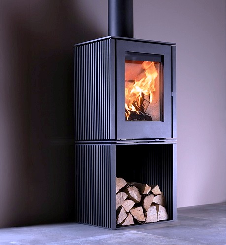 Qudos Haarlem stove with ribbed pedestal base